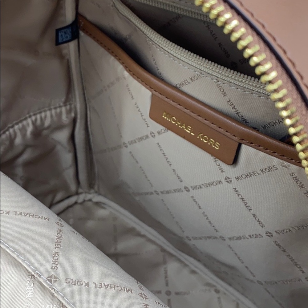 MICHAEL KORS KENLY MEDIUM BACKPACK VANILLA - Picture 14 of 16